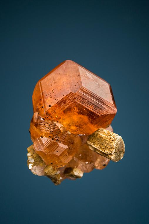 GROSSULAR var. Hessonite with DIOPSIDE